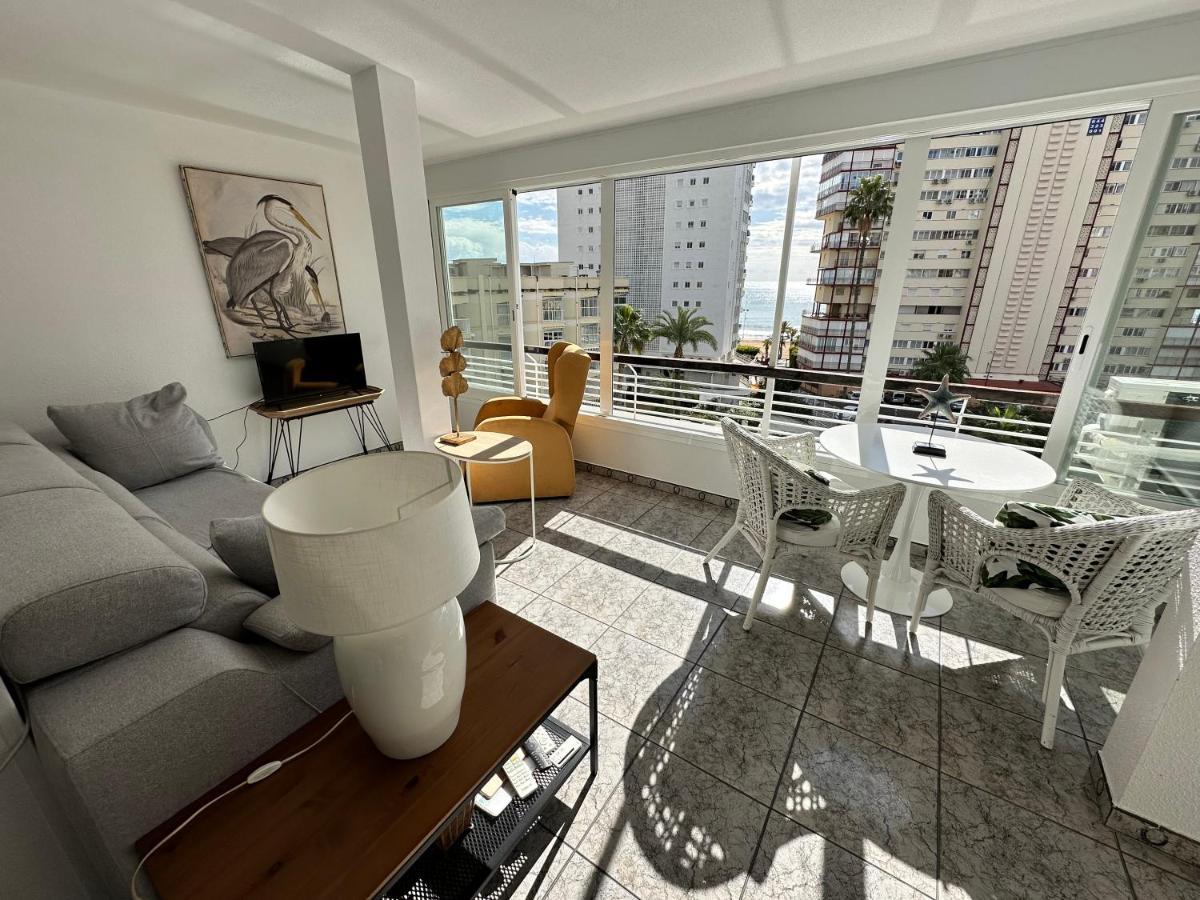 Mediterraneo, Muy Centrico, En Plaza Triangular, Soleado, Con Jardines Y Piscina Y La Playa Enfrente Andando, Con Parking Exterior Comunitario Apartment *